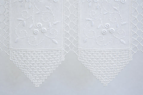 nach Maß Scheibengardine bestickt weiß Ranke Höhe 23/45/60cm Bistro Hardanger